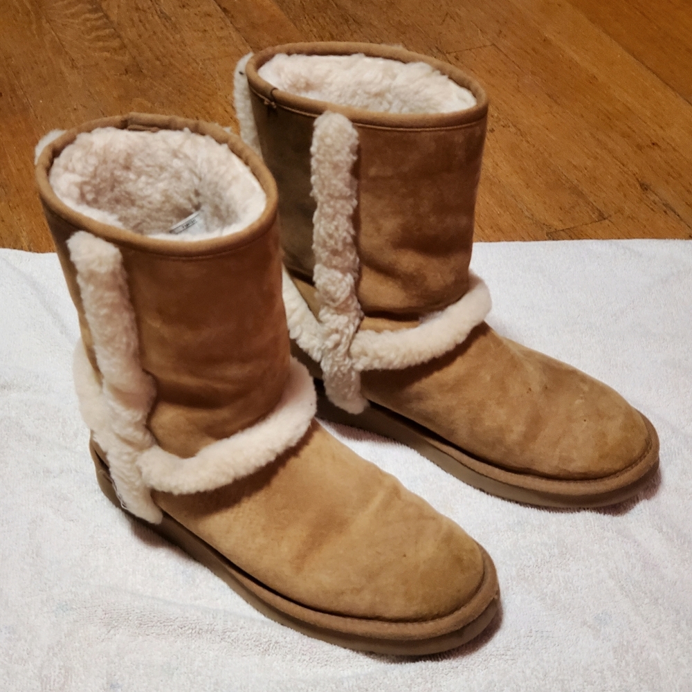 UGG boots sz 9
